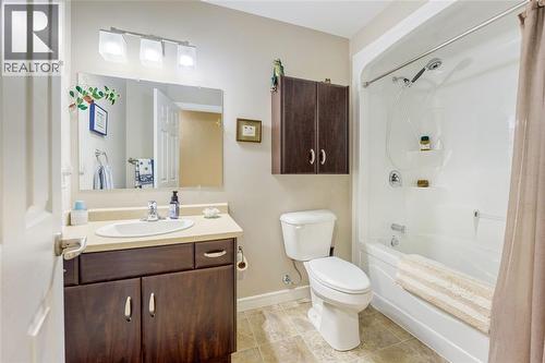 5600 Blackwell Sideroad Unit# 465, Sarnia, ON - Indoor Photo Showing Bathroom