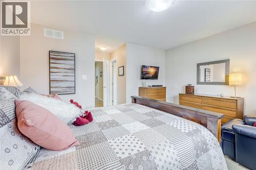 5600 Blackwell Sideroad Unit# 465, Sarnia, ON - Indoor Photo Showing Bedroom