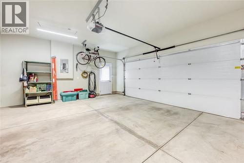 5600 Blackwell Sideroad Unit# 465, Sarnia, ON - Indoor Photo Showing Garage