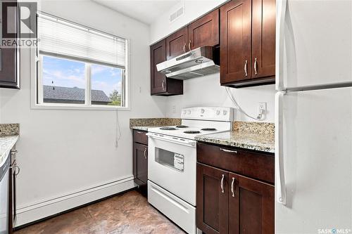 301 116 111Th Street, Saskatoon, SK - Indoor Photo Showing Kitchen