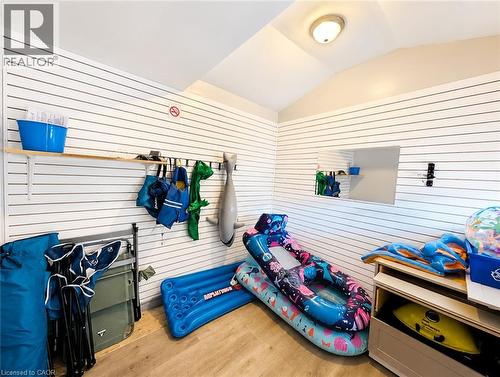 450 East 42Nd Street, Hamilton, ON - 