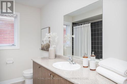1079 Job Crescent, Milton, ON - Indoor Photo Showing Bathroom