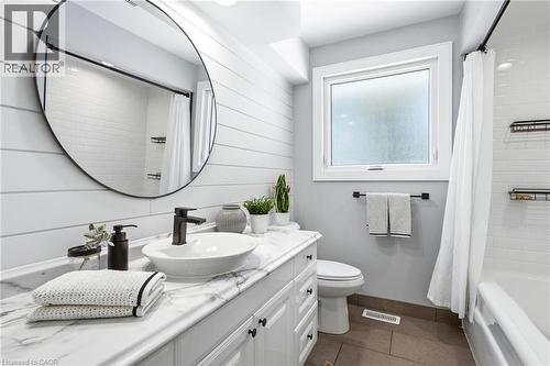 581 Glendene Crescent, Waterloo, ON - Indoor Photo Showing Bathroom