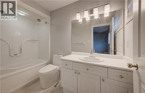 737 North Leaksdale Circle, London, ON - Indoor Photo Showing Bathroom