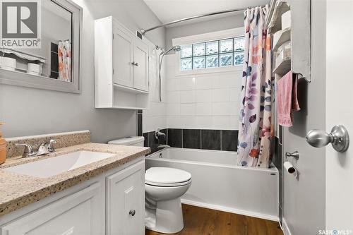 23 Price Crescent, Regina, SK - Indoor Photo Showing Bathroom