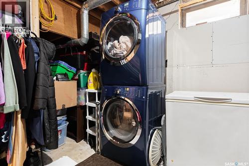 23 Price Crescent, Regina, SK - Indoor Photo Showing Laundry Room