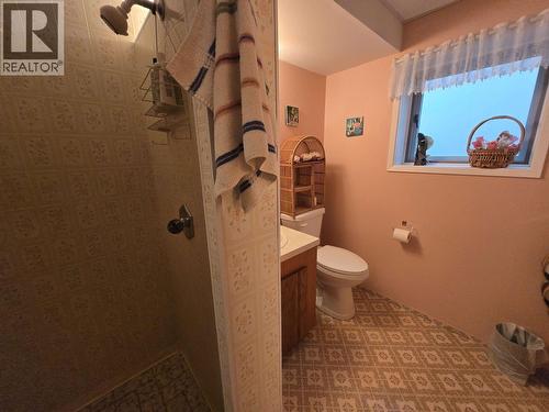 575 Harcourt Avenue, Quesnel, BC - Indoor Photo Showing Bathroom