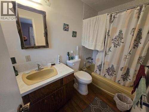 575 Harcourt Avenue, Quesnel, BC - Indoor Photo Showing Bathroom
