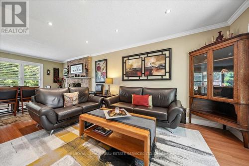 987 Sierra Boulevard, Mississauga, ON - Indoor Photo Showing Living Room