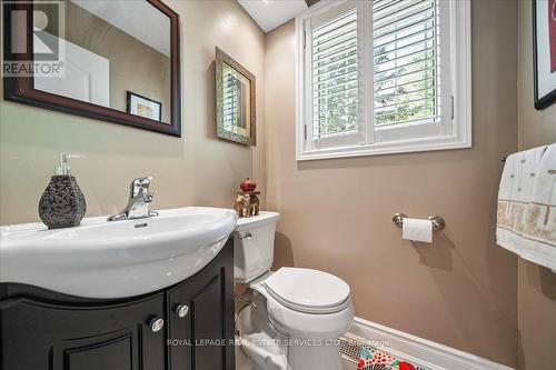 987 Sierra Boulevard, Mississauga, ON - Indoor Photo Showing Bathroom