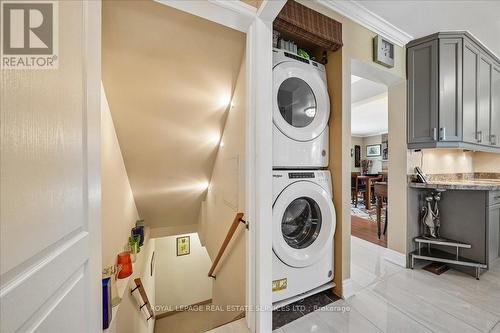 987 Sierra Boulevard, Mississauga, ON - Indoor Photo Showing Laundry Room