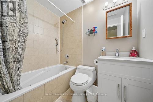 987 Sierra Boulevard, Mississauga, ON - Indoor Photo Showing Bathroom