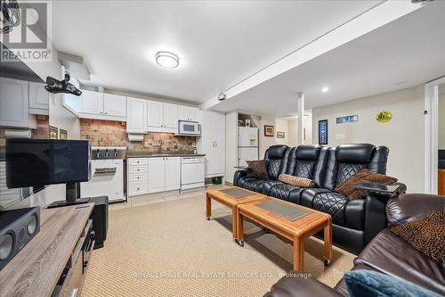 987 Sierra Boulevard, Mississauga, ON - Indoor Photo Showing Living Room