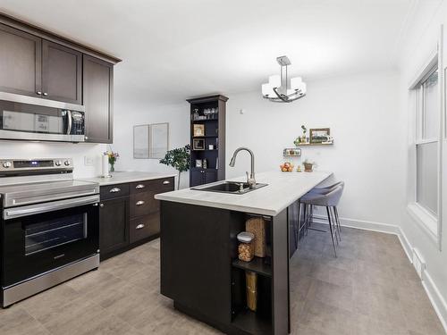 231 Wavell Avenue, Winnipeg, MB - Indoor Photo Showing Kitchen