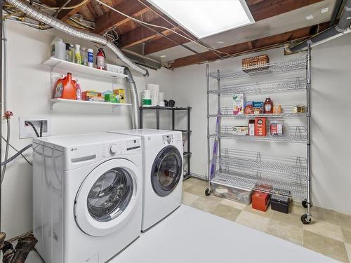 231 Wavell Avenue, Winnipeg, MB - Indoor Photo Showing Laundry Room