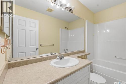 50 203 Herold Terrace, Saskatoon, SK - Indoor Photo Showing Bathroom