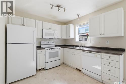 50 203 Herold Terrace, Saskatoon, SK - Indoor Photo Showing Kitchen With Double Sink