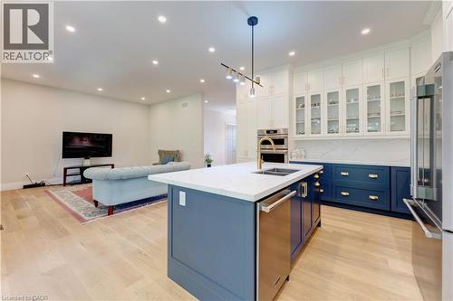 986 Highway 8, Hamilton, ON - Indoor Photo Showing Kitchen With Upgraded Kitchen