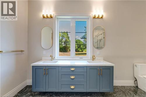 986 Highway 8, Hamilton, ON - Indoor Photo Showing Bathroom