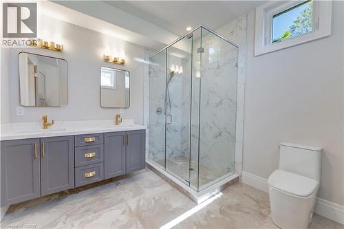 986 Highway 8, Hamilton, ON - Indoor Photo Showing Bathroom
