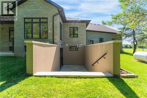986 Highway 8, Hamilton, ON - Outdoor