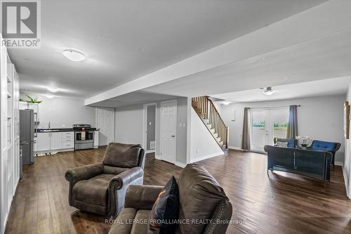 1526 County Road 2, Otonabee-South Monaghan, ON - Indoor Photo Showing Living Room