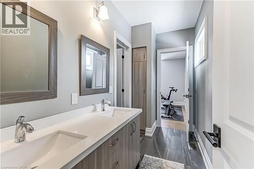 1569 Wembury Road, Mississauga, ON - Indoor Photo Showing Bathroom