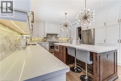 1569 Wembury Road, Mississauga, ON - Indoor Photo Showing Kitchen With Upgraded Kitchen
