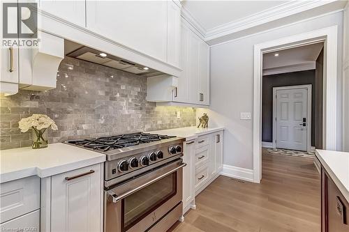 1569 Wembury Road, Mississauga, ON - Indoor Photo Showing Kitchen With Upgraded Kitchen