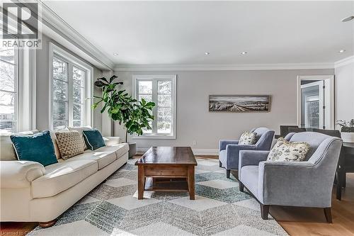 1569 Wembury Road, Mississauga, ON - Indoor Photo Showing Living Room