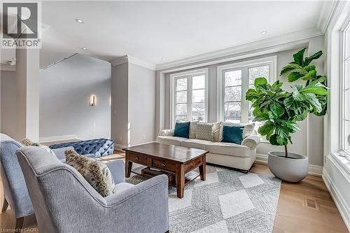 1569 Wembury Road, Mississauga, ON - Indoor Photo Showing Living Room