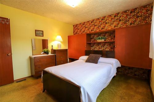 106024 7E Road E, Komarno, MB - Indoor Photo Showing Bedroom