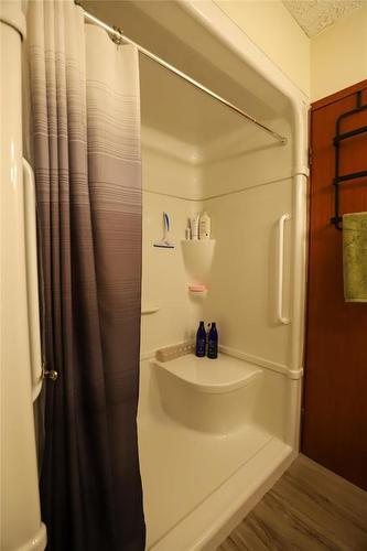 106024 7E Road E, Komarno, MB - Indoor Photo Showing Bathroom