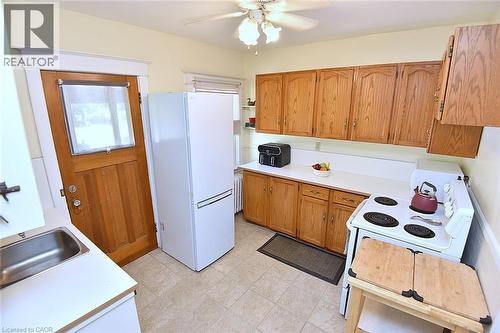 1 Barclay Street, Hamilton, ON - Indoor Photo Showing Kitchen