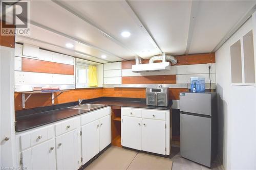 1 Barclay Street, Hamilton, ON - Indoor Photo Showing Kitchen