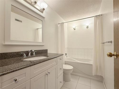 138 Lynx Crescent, Brandon, MB - Indoor Photo Showing Bathroom