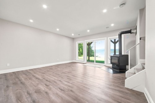 Salle familiale - 219 Ch. Tripp, Sheenboro, QC - Indoor Photo Showing Other Room
