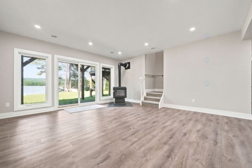 Salle familiale - 219 Ch. Tripp, Sheenboro, QC - Indoor