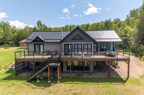 Bord de l'eau - 219 Ch. Tripp, Sheenboro, QC - Outdoor With Deck Patio Veranda