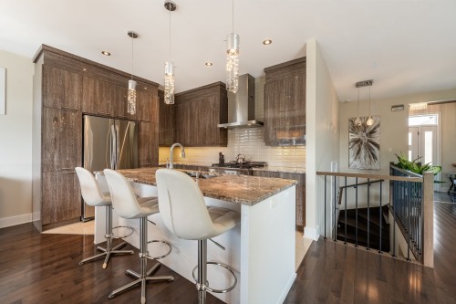 Cuisine - 1813 Rue De Beaulac, Chambly, QC - Indoor Photo Showing Kitchen With Upgraded Kitchen