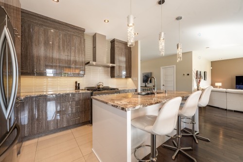 Cuisine - 1813 Rue De Beaulac, Chambly, QC - Indoor Photo Showing Kitchen With Upgraded Kitchen