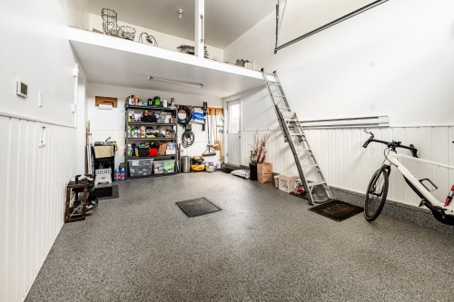 Garage - 1813 Rue De Beaulac, Chambly, QC - Indoor Photo Showing Gym Room