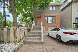 BASEMENT - 153 CRAVEN ROAD  Toronto, ON M4L 2Z4