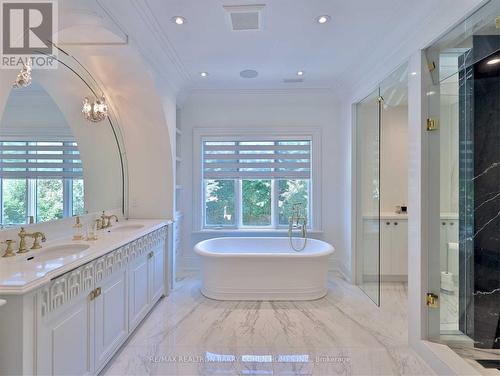 39 Arjay Crescent, Toronto, ON - Indoor Photo Showing Bathroom