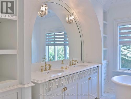 39 Arjay Crescent, Toronto, ON - Indoor Photo Showing Bathroom