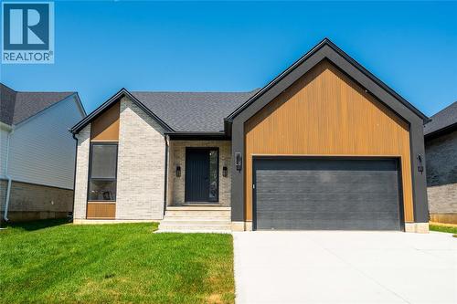 2056 MARION AVENUE  Sarnia, ON N0N 1C0