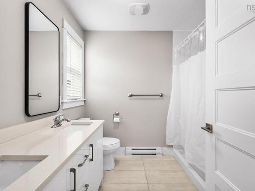 46 Grosse Street, Beechville, NS - Indoor Photo Showing Bathroom