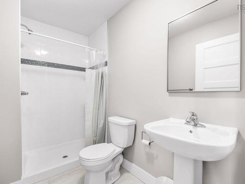 46 Grosse Street, Beechville, NS - Indoor Photo Showing Bathroom