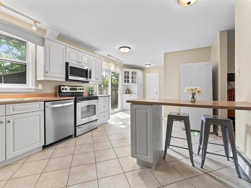8 Fox Glove Lane, Halifax, NS - Indoor Photo Showing Kitchen