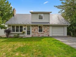 8 Fox Glove Lane  Halifax, NS B3M 2R8
